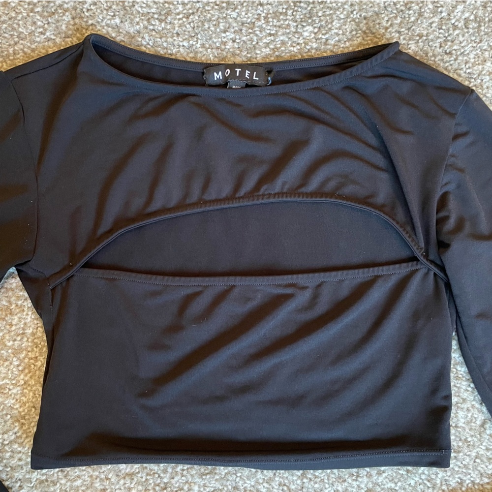 Motel Black Long Sleeve - Picture 4 of 4